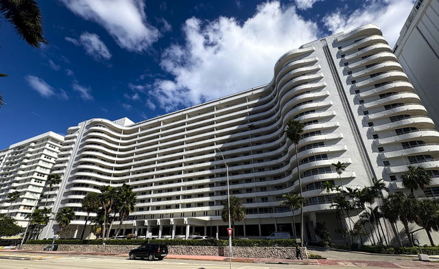 Oceanside Plaza  photo 2